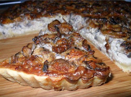 Песочный пирог с грибами
